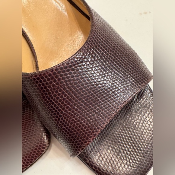 Anne Taylor Embossed Leather Brown Heels/Mules - Picture 3 of 9